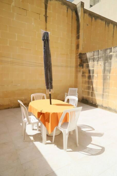 Seaside Serenity - A Lovely Apartment With Views Mellieħa Exterior foto